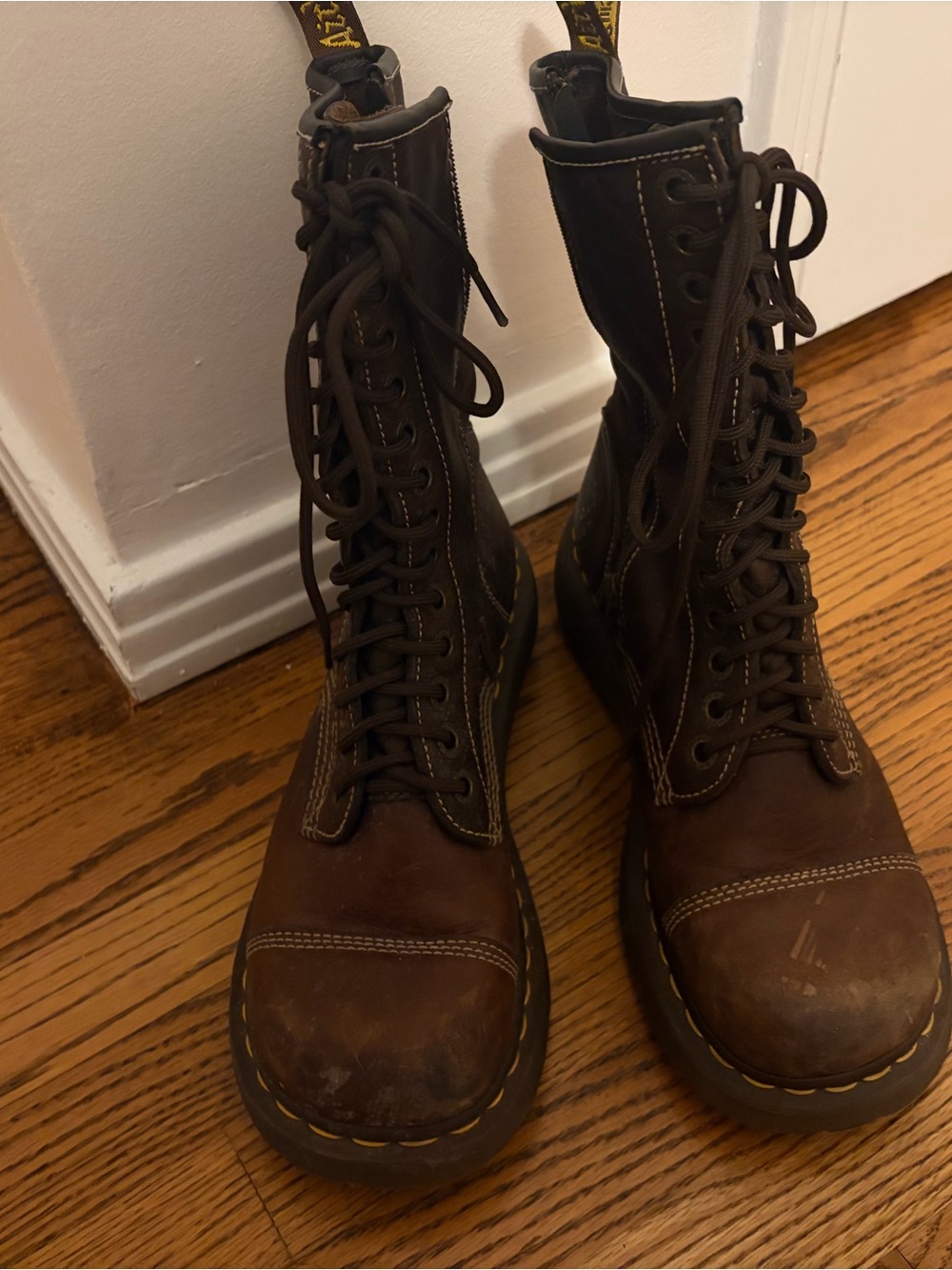 Vintage Brown Lace-Up Combat Boots - Dr. Martens - Picture 4 of 4